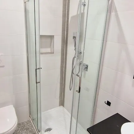 住宿加早餐酒店 Piumith 2*