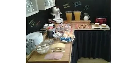 Piumith Bed & Breakfast 2*